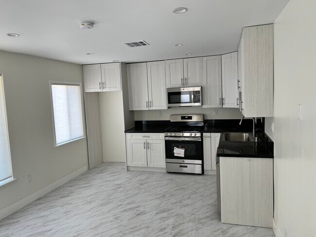Foto del edificio - 2423 N Lincoln St