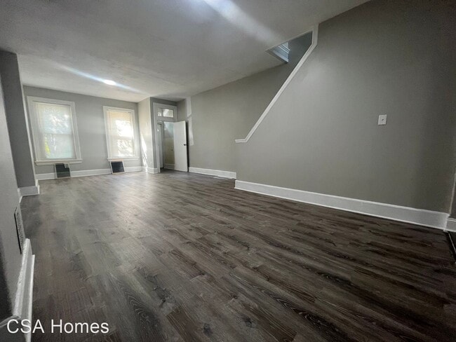 Building Photo - 3 br, 1 bath House - 639 Walnut St