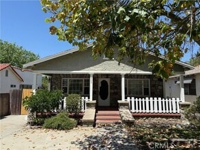 Building Photo - 609 N Vermont Ave