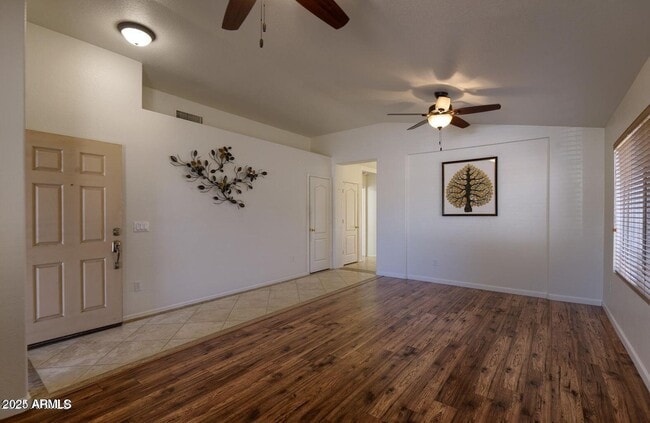 Foto del edificio - 2897 E Terrace Ave