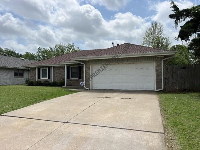Photo - 2000 Lanesboro Dr House