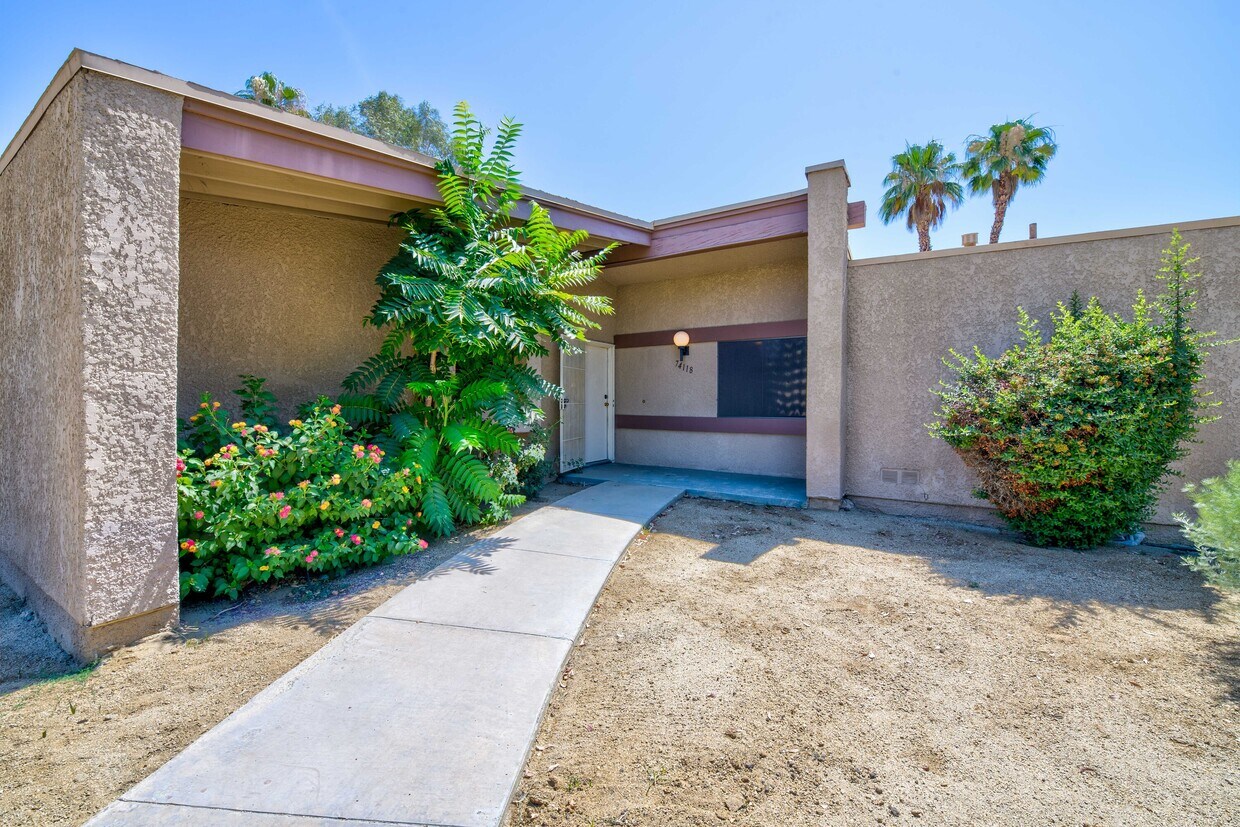 Primary Photo - 74118 Catalina Way