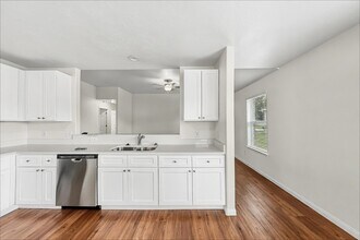 Building Photo - 3934 Hawthorn Glen Ct