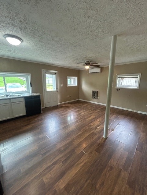 Building Photo - 826 Danbury St