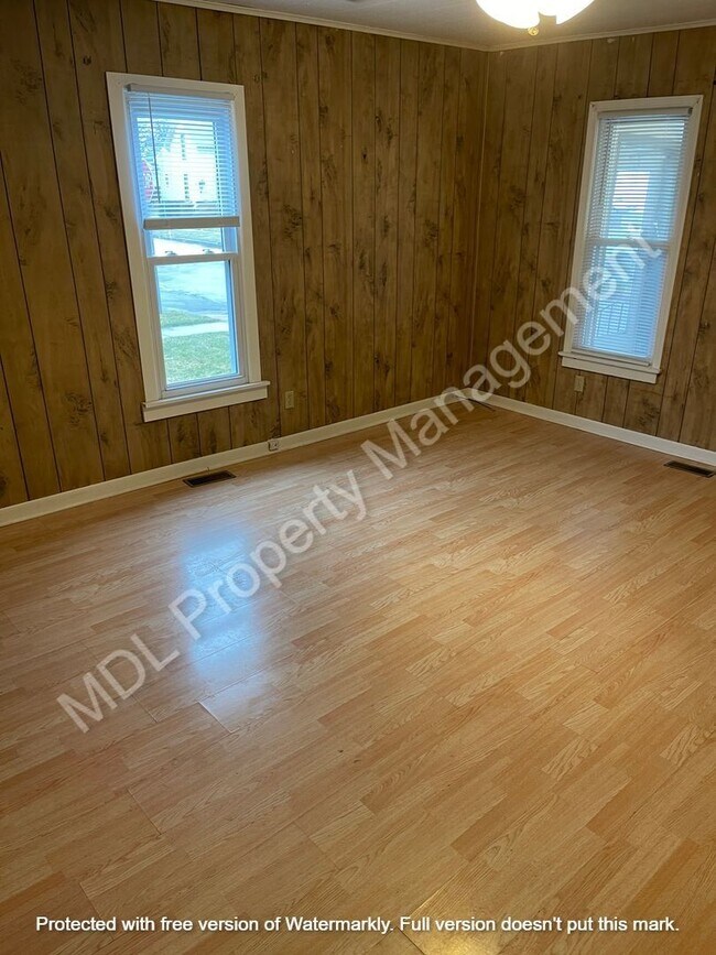 Building Photo - 2 Bedroom, 1 Bathroom Home in Bay City
