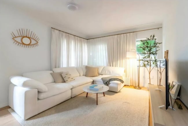 Living room - 817 Meridian Ave