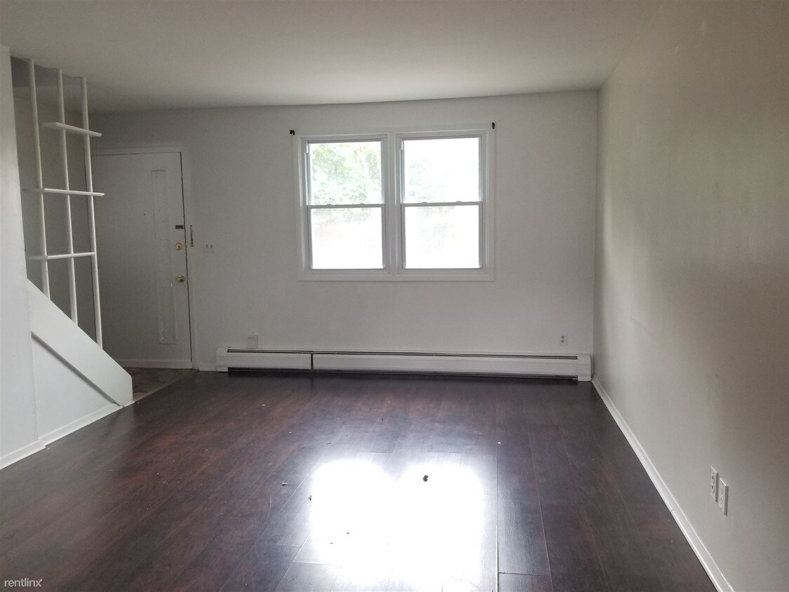2 br, 1 bath - 75 Fairview Ave F - 2 br, 1 bath  - 75 Fairview Ave F