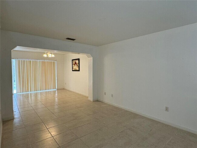 Building Photo - 137 Woodknoll Pl