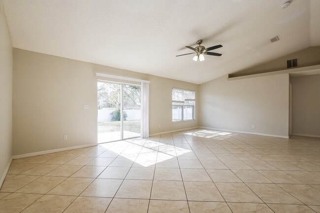 Building Photo - 12041 Goldenstar Ln