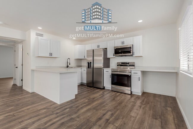 Photo - 700 W University Dr Townhome