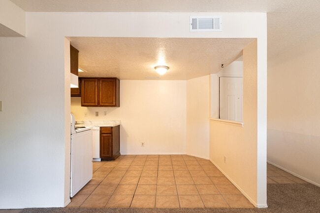 Building Photo - 3532 Tyson Pl NE