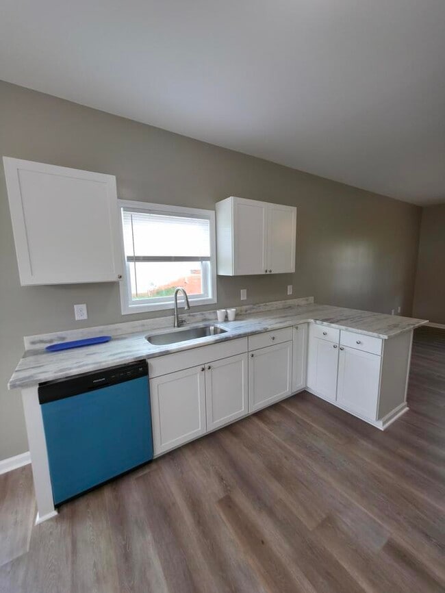 Foto del edificio - 156 Charlotte Cir