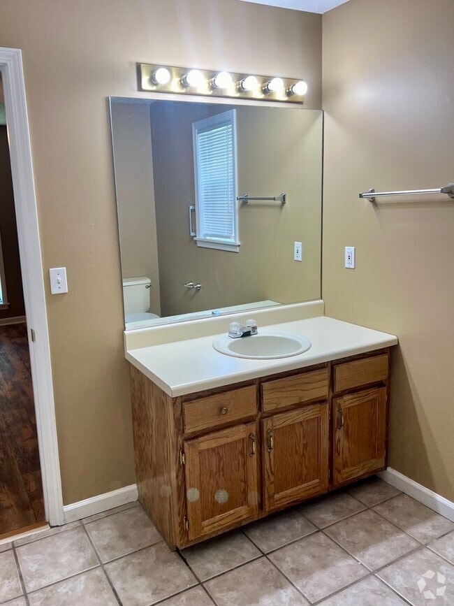 Building Photo - 332 Sagewood Dr
