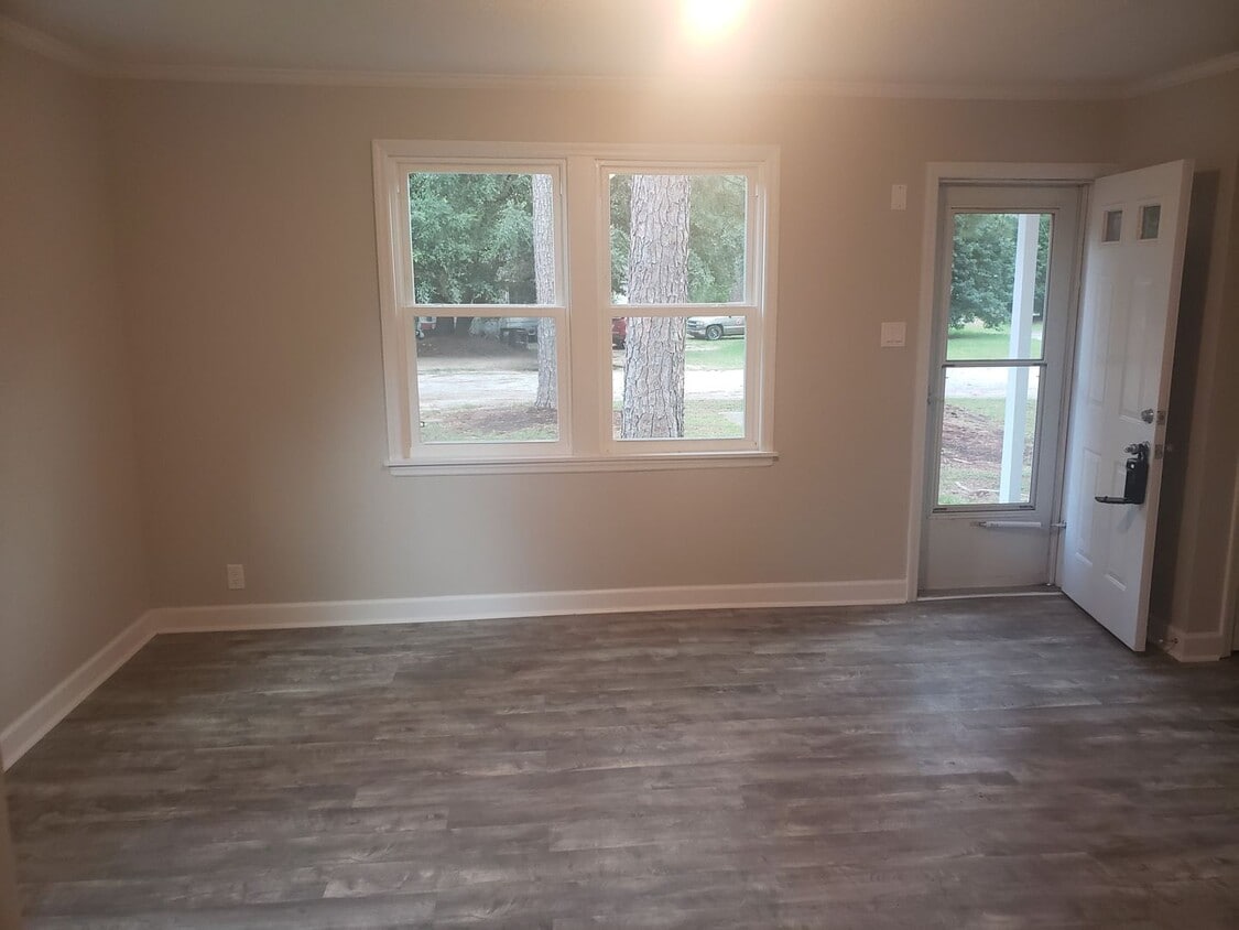 Primary Photo - NEWLY RENOVATED DUPLEX UNIT