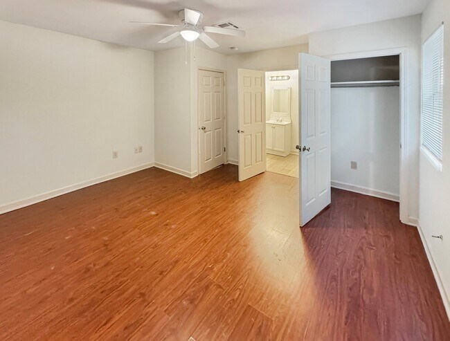 Building Photo - 2114 Feliciana St