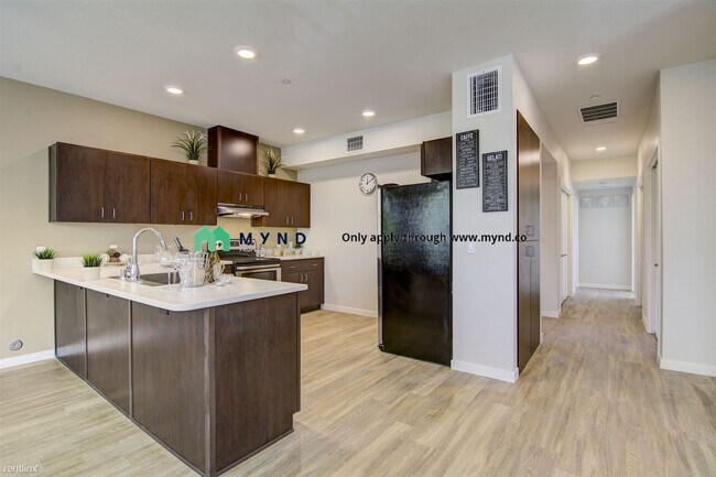 Building Photo - 2 br, 2 bath  - 519 T St Unit 201 201