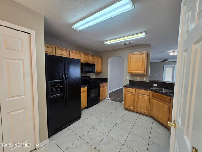 Foto del edificio - 4119 Pebble Brooke Circle South
