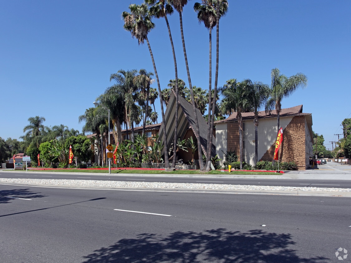 Oasis Apartments Alquileres en West Covina, CA