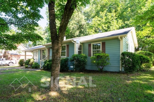 Building Photo - 736 Martinwood Rd