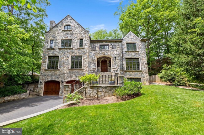 Building Photo - 6808 Broxburn Dr