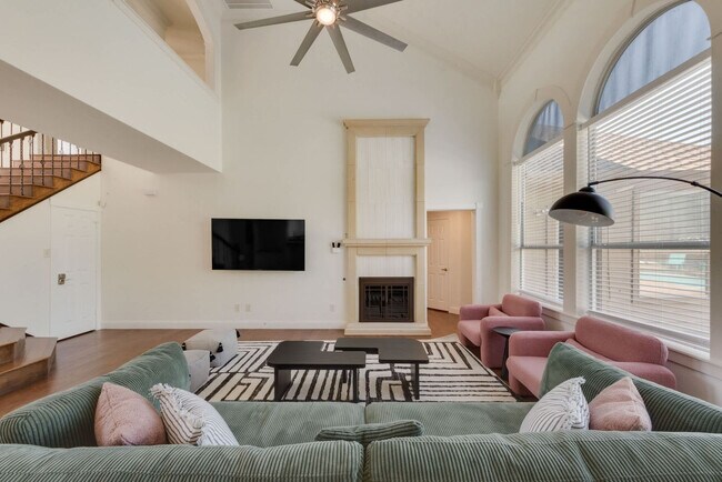 Foto del edificio - 5795 Brighton Ct