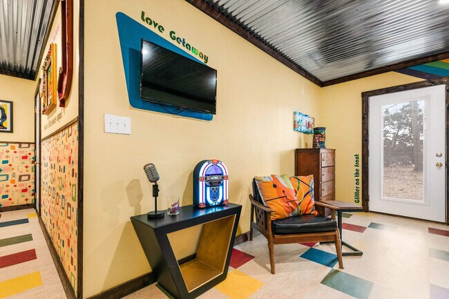Foto del edificio - 1715 Hideaway Rd