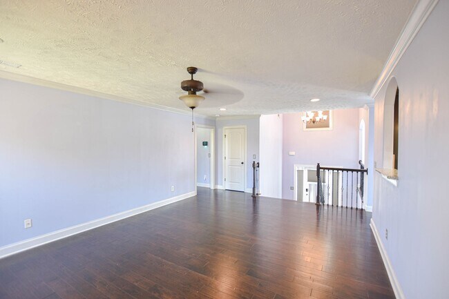 Foto del edificio - Five Bedroom in Henry Place!