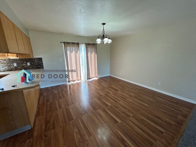 Foto del edificio - Country Comfort Meets Modern Convenience –...