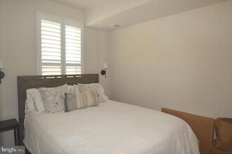 Building Photo - 13943 Airfoil Rd