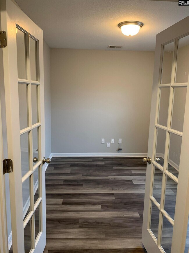 Building Photo - 600 Silver Spoon Ln