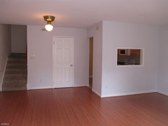 Building Photo - 4 br, 2.5 bath Townhome - 9884 Brookridge Ct