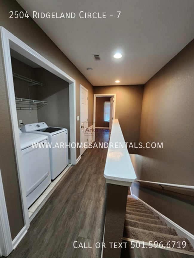 Foto del edificio - 2504 Ridgeland Cir