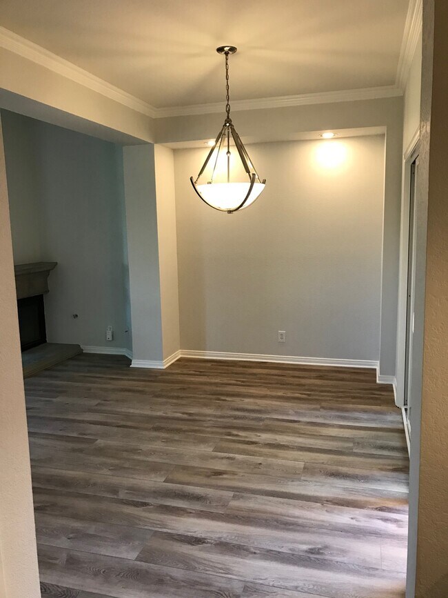 dining area - 322 La Salle Rd