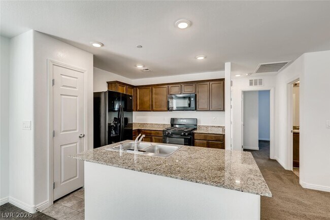 Foto del edificio - 4496 Pencester St