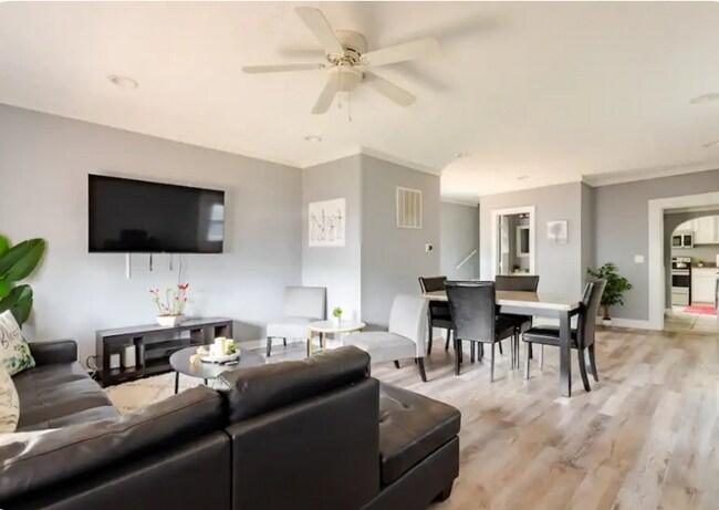 Foto del edificio - 2218 Pleasant St