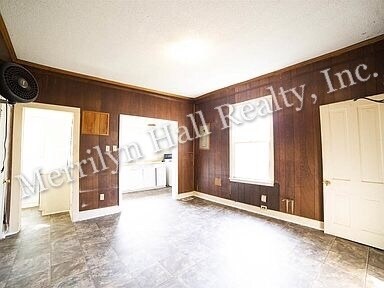 Building Photo - Close to the Riverwalk Downtown!