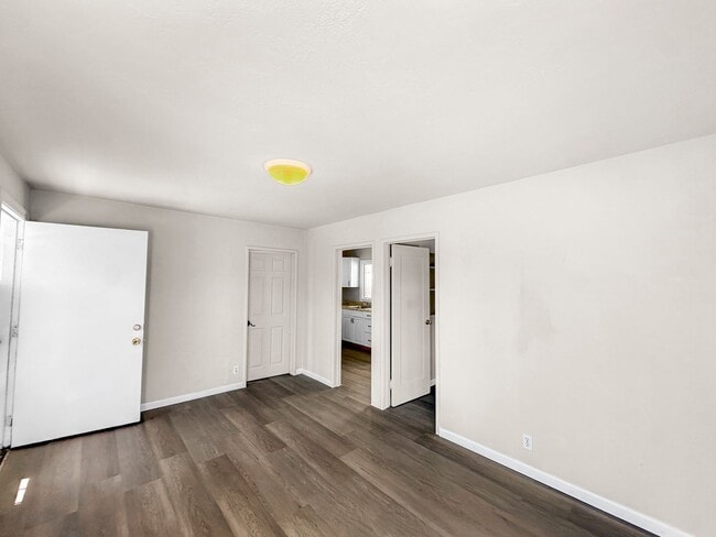 Building Photo - Charming 2-Bedroom Craftsman in Oakland’s ...