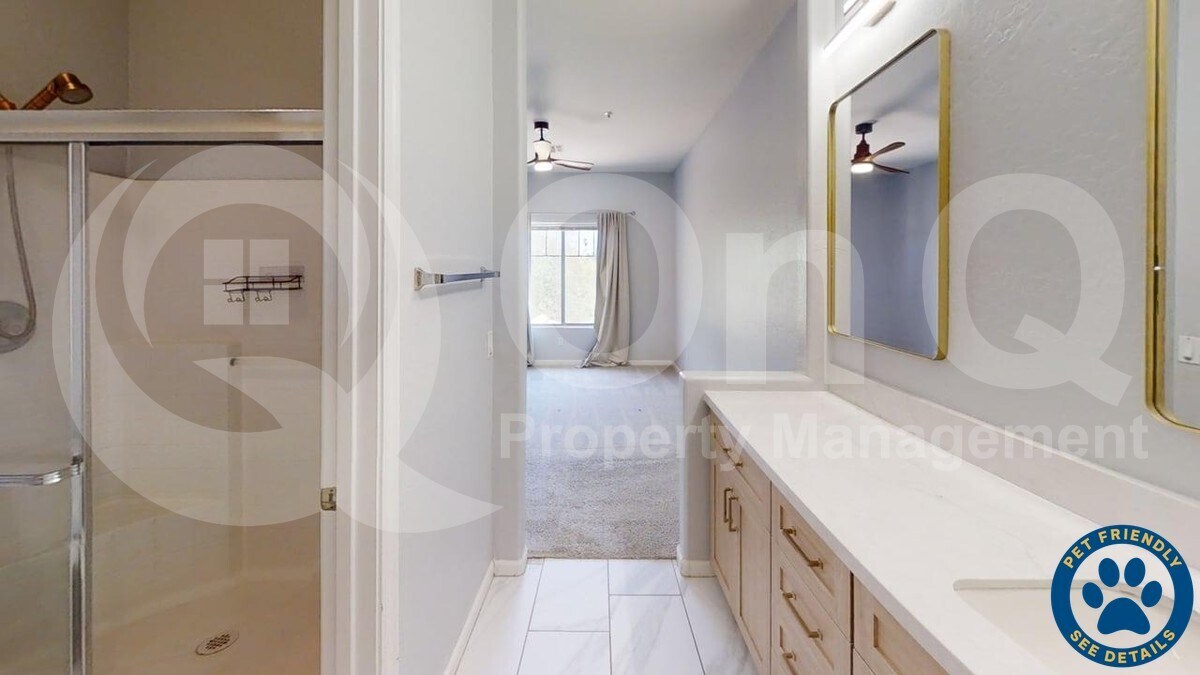 Foto principal - 525 N Miller Rd