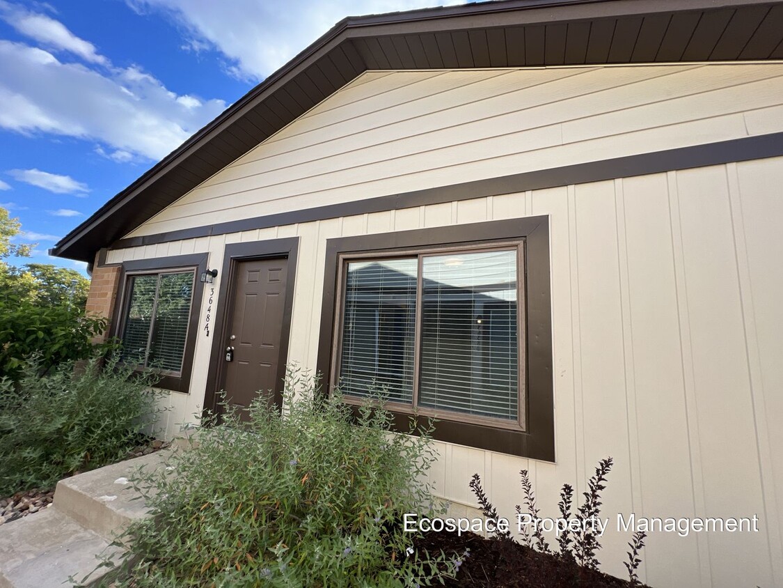 Foto principal - Beautiful Townhouse in Aurora's Mission Vi...