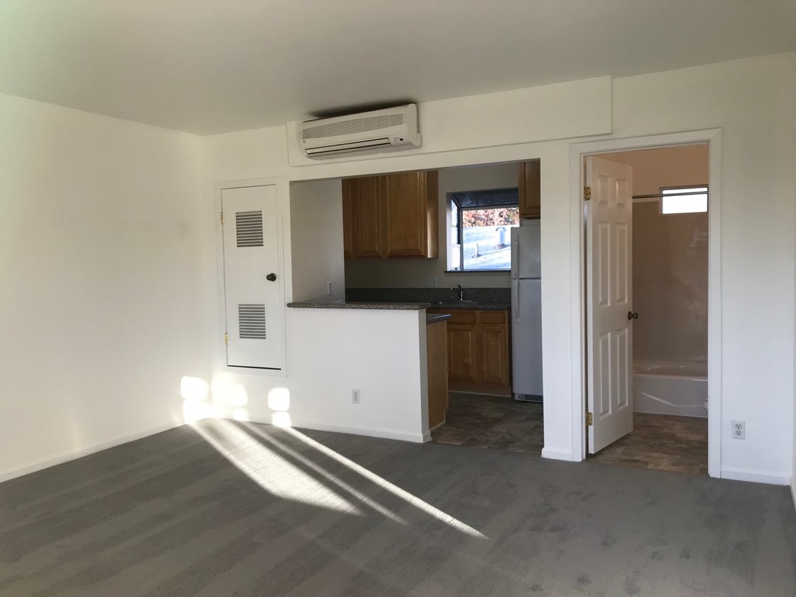 living room/bedroom (studio) - 380 S Sierra Madre Blvd