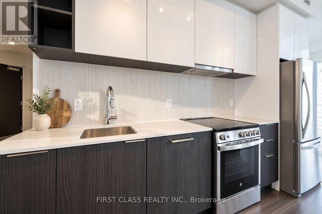 Building Photo - 31 Tippett Rd