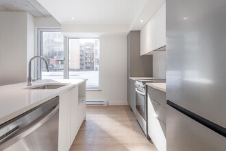 Building Photo - 1211 Rue Crescent