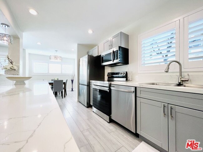 Building Photo - 4642 Park Granada Park