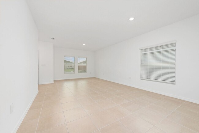 Foto del edificio - 4 Bedroom/2 Bath Home with WaterView in St...
