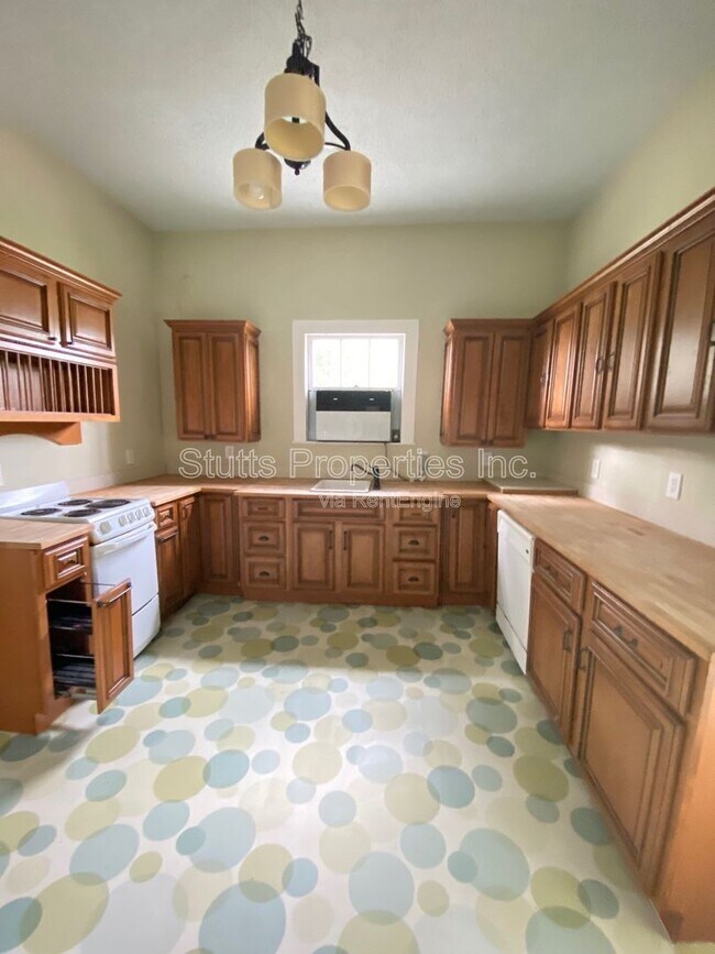 Foto del edificio - 403 Almon Ave