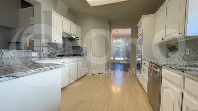 Building Photo - 5212 Lakeland Dr