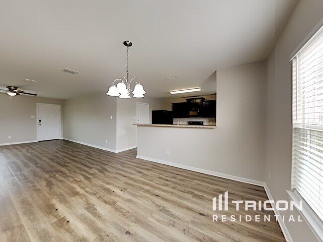 Foto del edificio - 6812 Rosenthal Pass