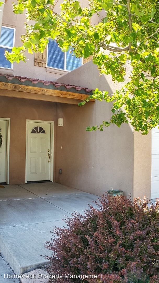 Building Photo - 3 br, 2.5 bath House - 1963 Hollyhock Cir.