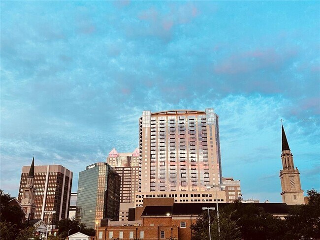 Foto del edificio - 155 S Court Ave
