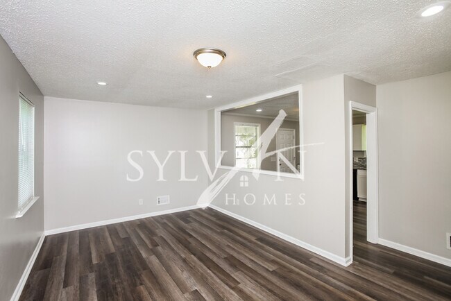 Foto del edificio - Prepare to fall in love with this 3 bedroo...